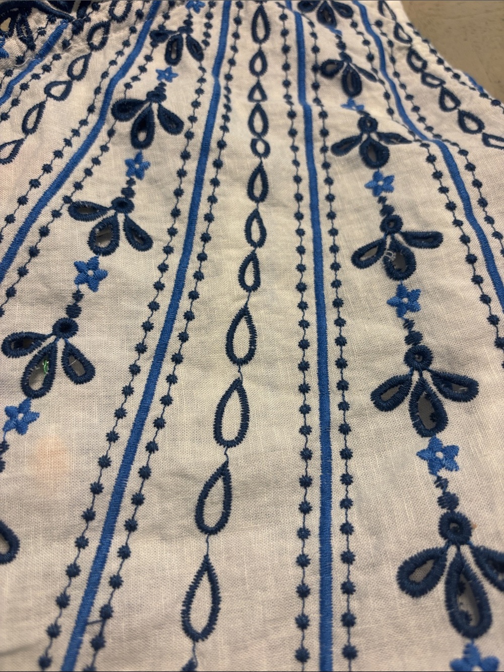 One Shoulder 3d Blouse With Embroidery - Picture 6 of 7